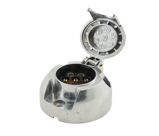 Socket – 7 Pin 12v Metal